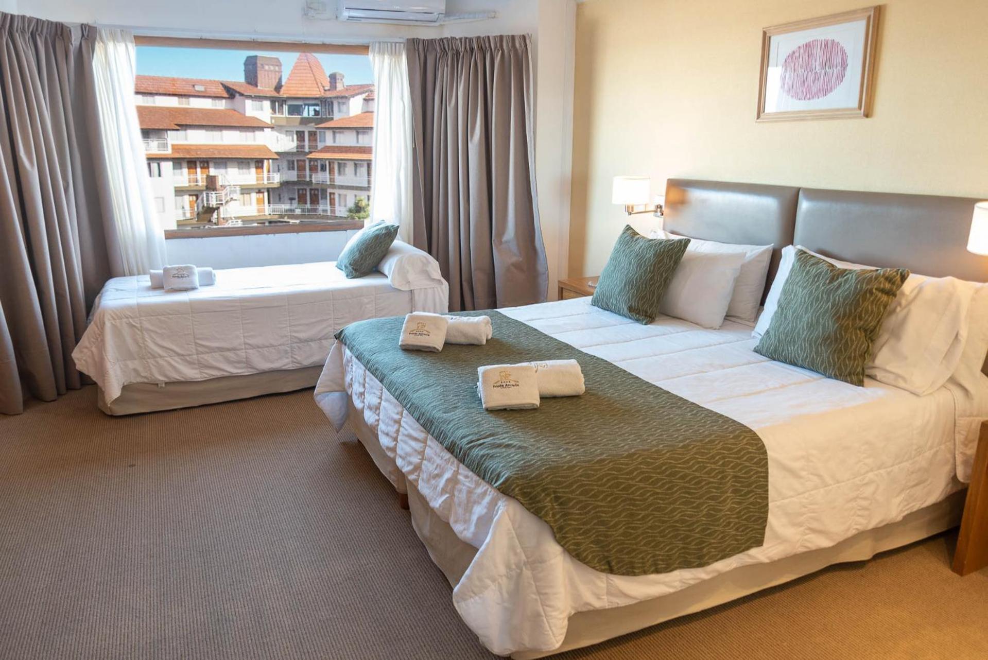 Fonte Arcada Hotel Villa Gesell Ruang foto