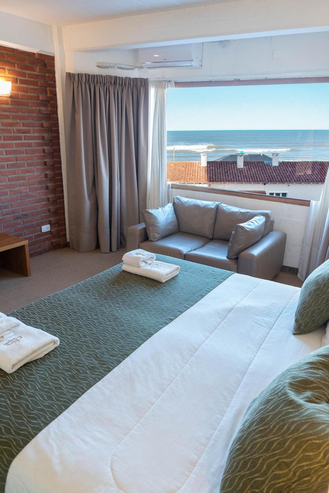 Fonte Arcada Hotel Villa Gesell Ruang foto