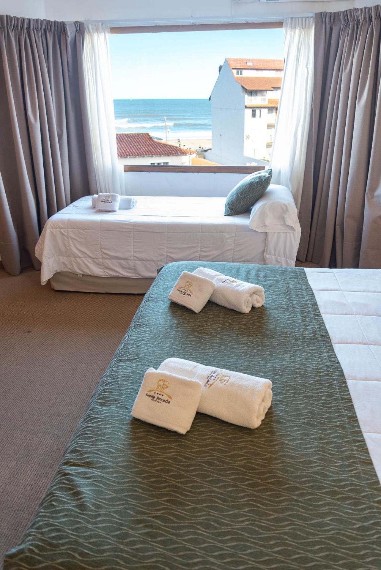 Fonte Arcada Hotel Villa Gesell Ruang foto