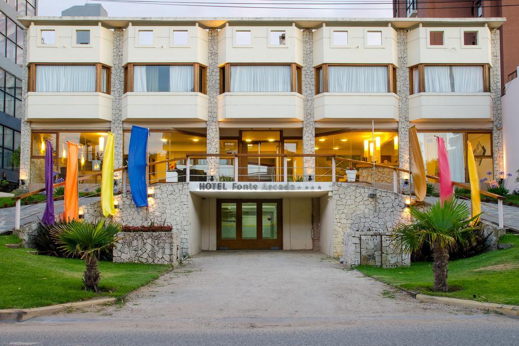 Fonte Arcada Hotel Villa Gesell Bagian luar foto
